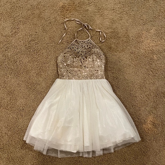B darlin homecoming dress. Size 1/2. Gold and white. - Picture 2 of 2